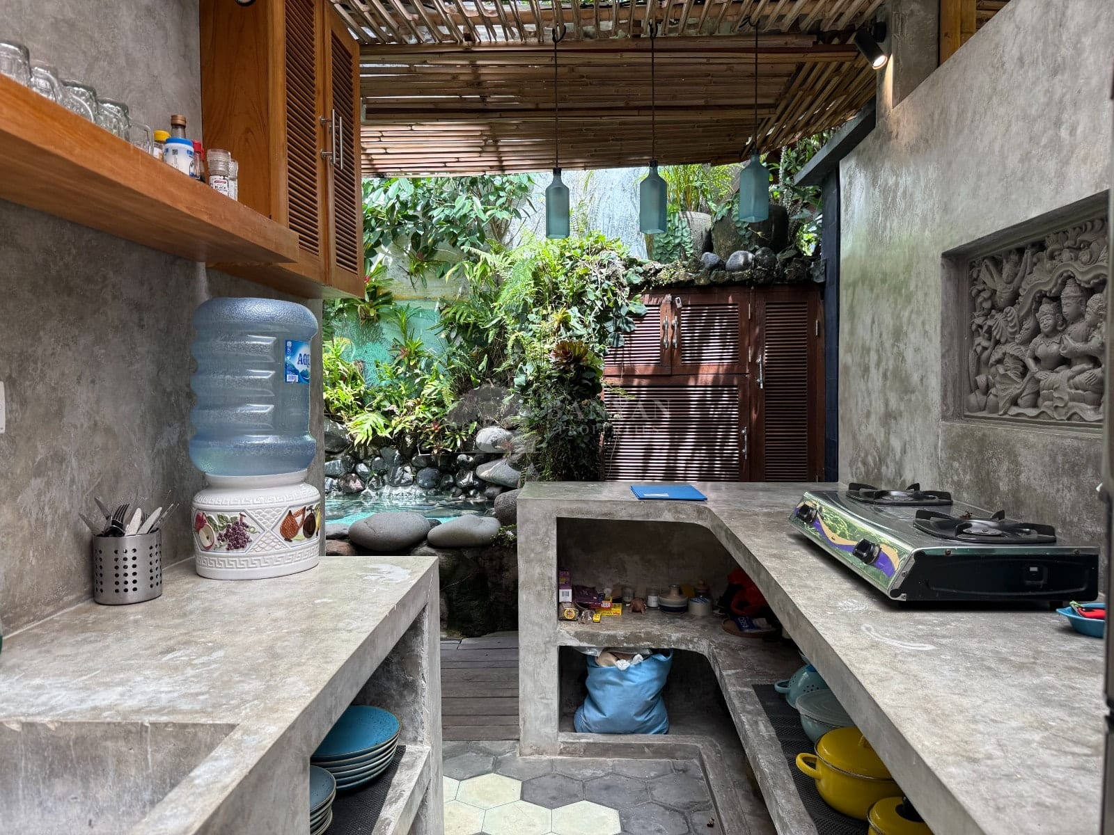 Butterfly Bungalow — photo 11 of 16
