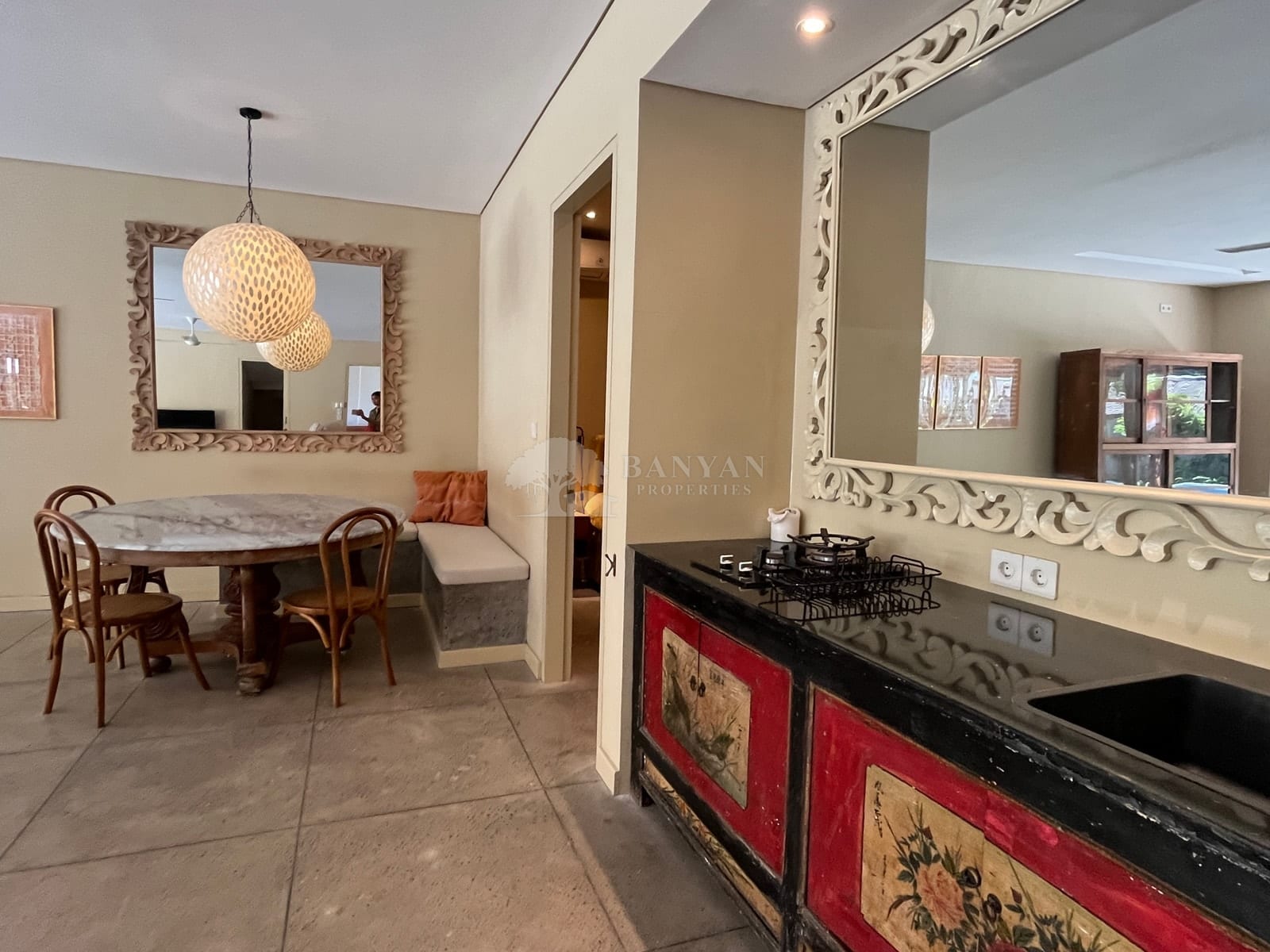 Rumah Gerbang Biru Downstairs — photo 11 of 18