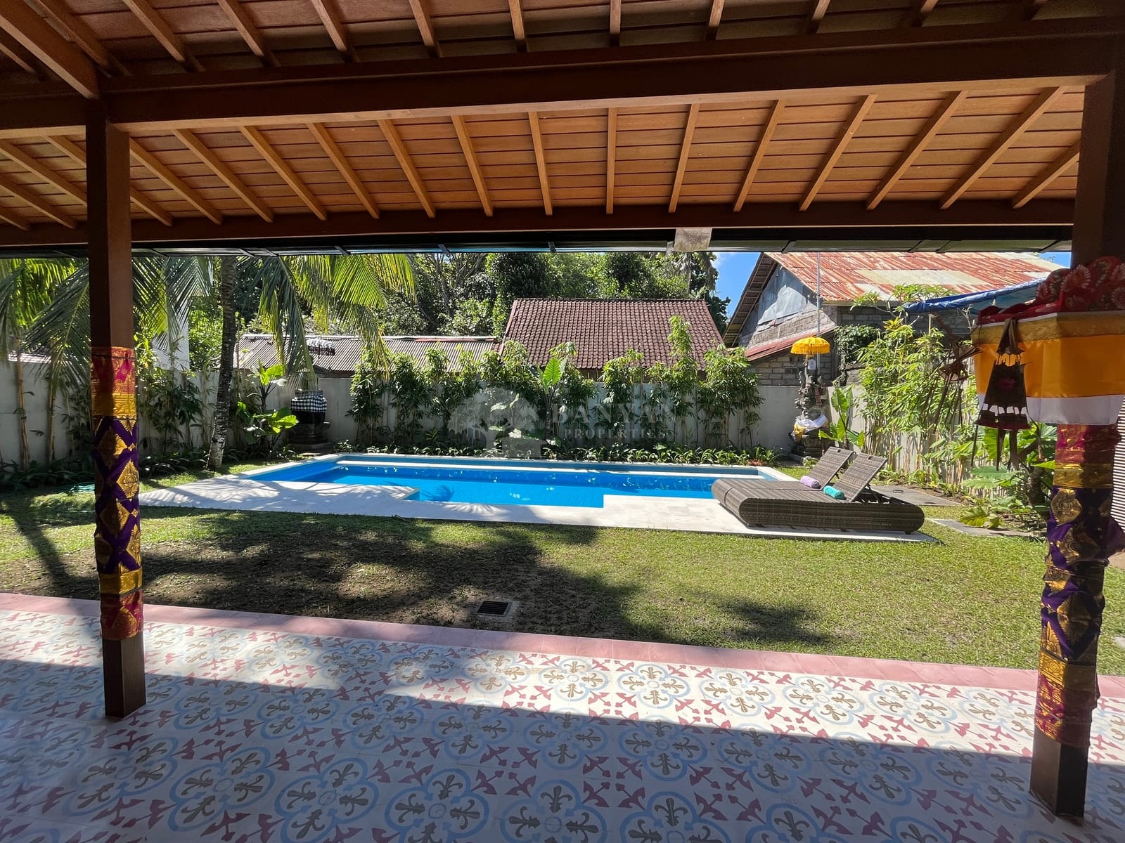 Rumah Gerbang Biru Downstairs — photo 15 of 18