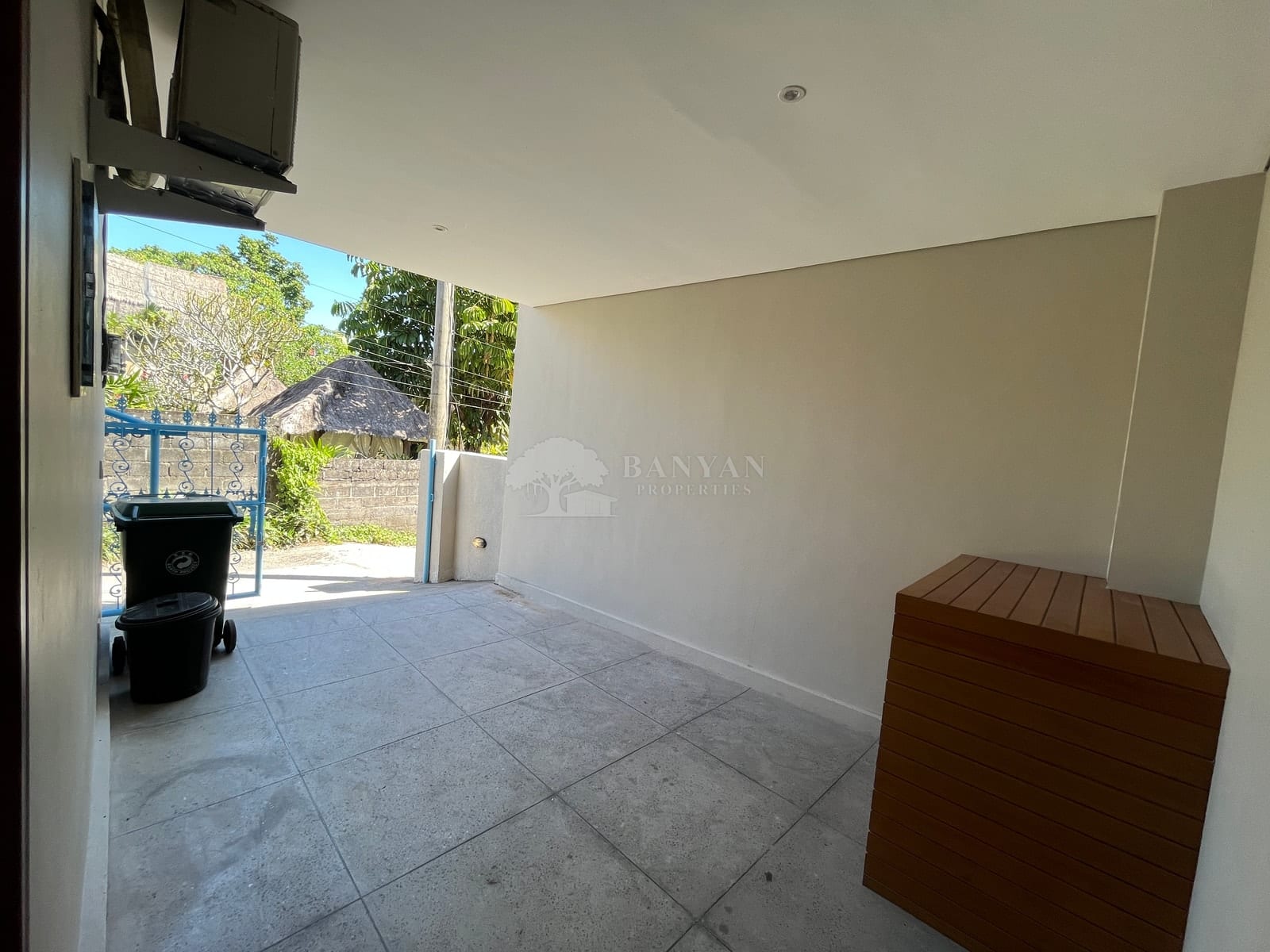 Rumah Gerbang Biru Downstairs — photo 18 of 18