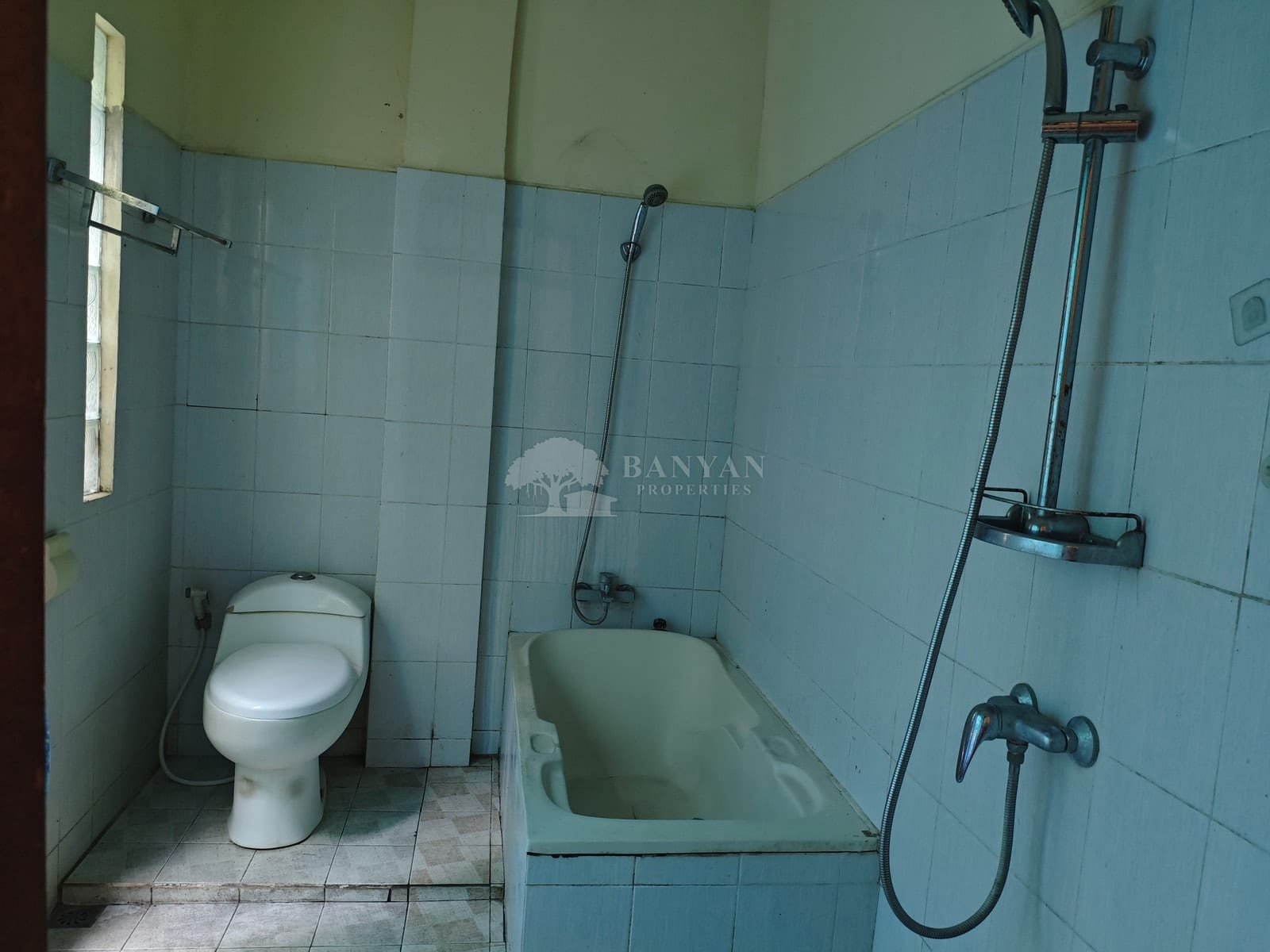 Rare 3-Storey Heritage Cottage for Sale with Jungle Views and Balinese Character — photo 14 of 18