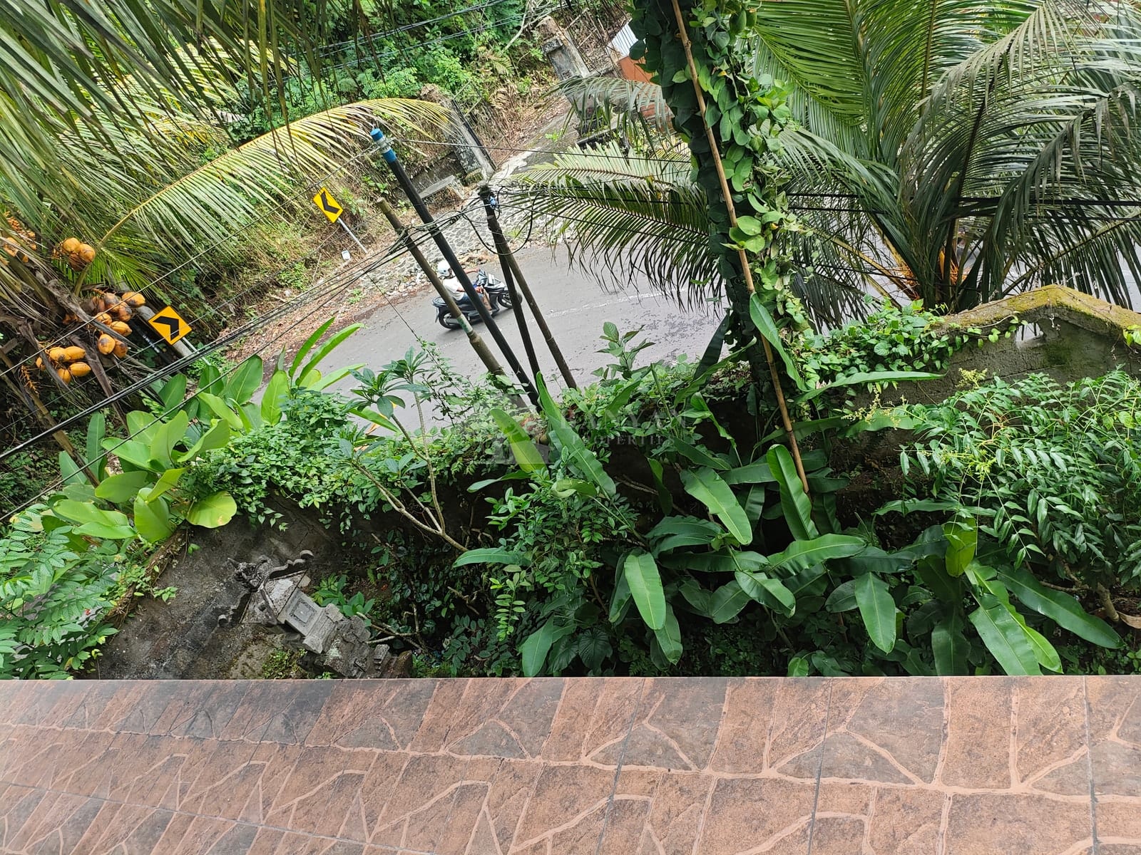 Rare 3-Storey Heritage Cottage for Sale with Jungle Views and Balinese Character — photo 17 of 18