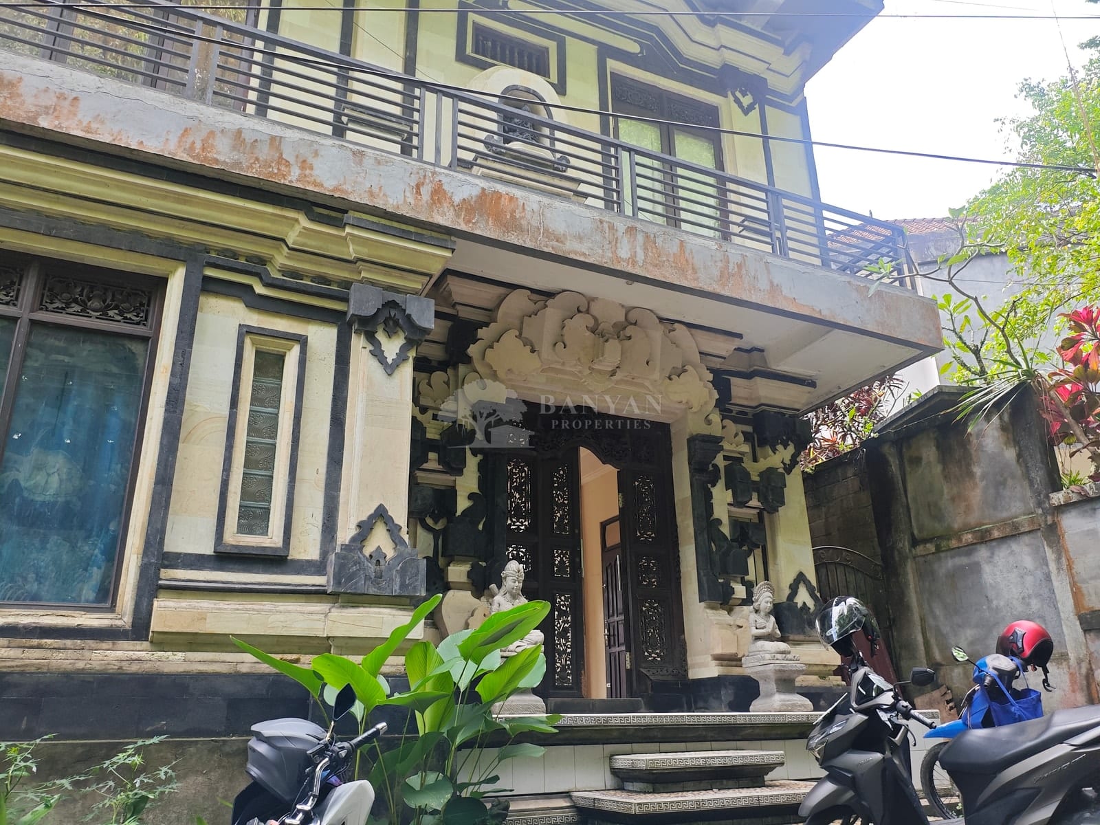 Rare 3-Storey Heritage Cottage for Sale with Jungle Views and Balinese Character — photo 2 of 18
