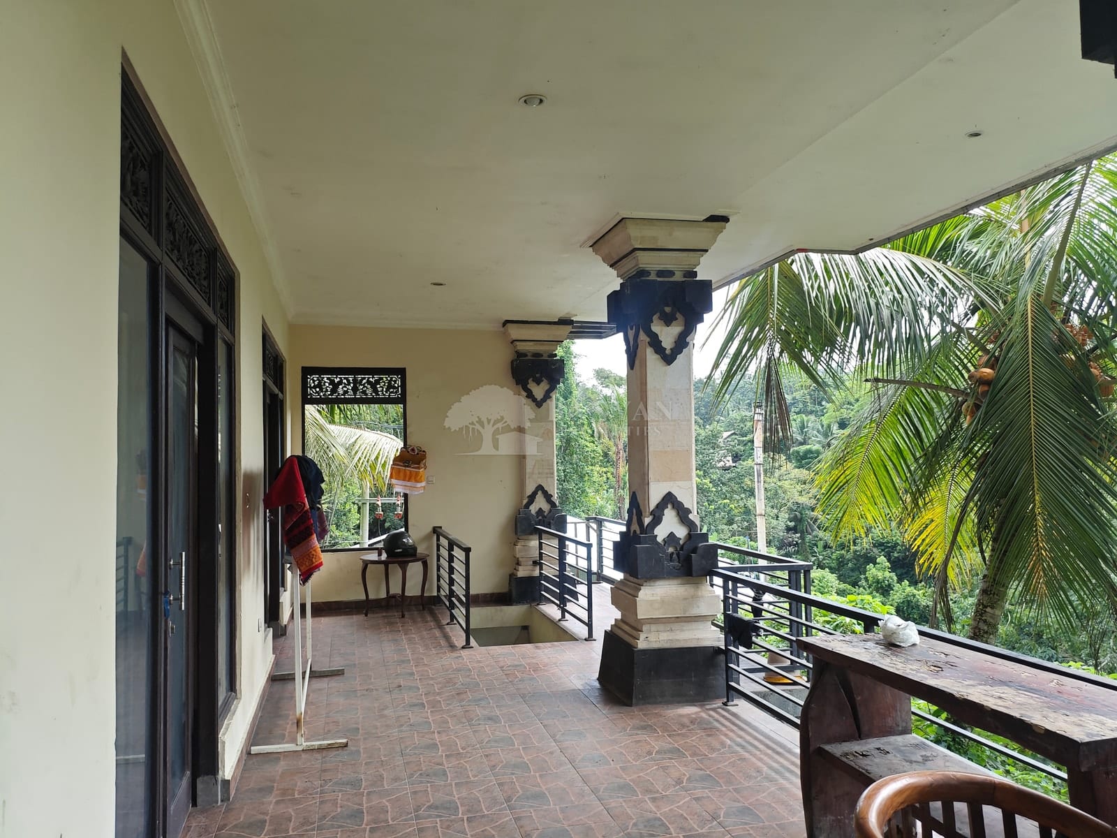 Rare 3-Storey Heritage Cottage for Sale with Jungle Views and Balinese Character — photo 7 of 18