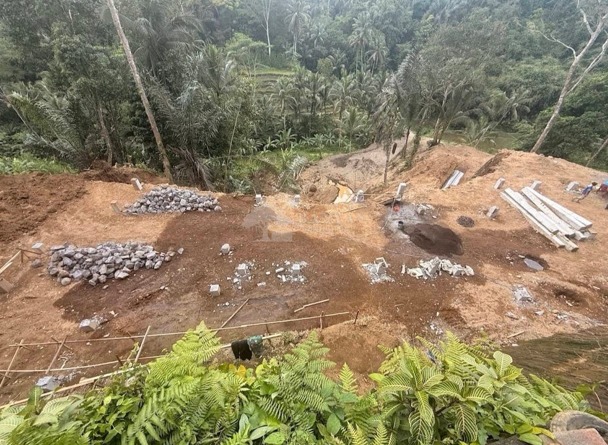 Leasehold Land with 2 Buildings at 40% Completion — Kedisan, Tegallalang, Bali — photo 2 of 10